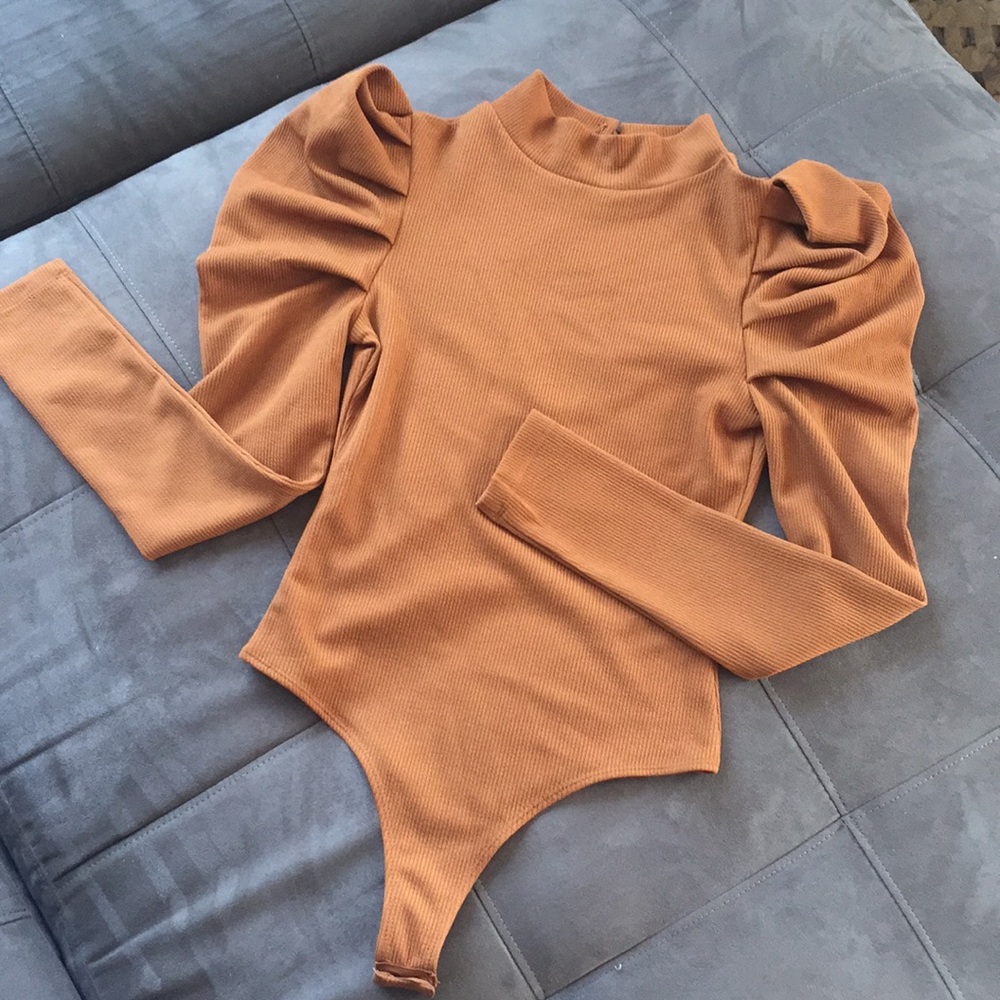 Puff Sleeve Bodysuit > Amber > Sizes Small > NWT